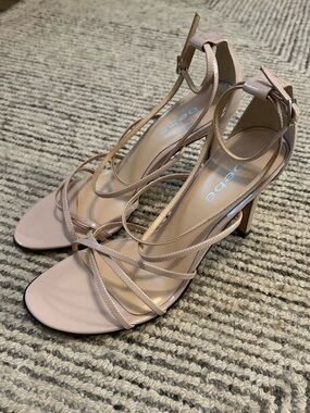Bebe Women’s Nude Pink Patent Strappy Heels Ankle Strap Sandals Size 9